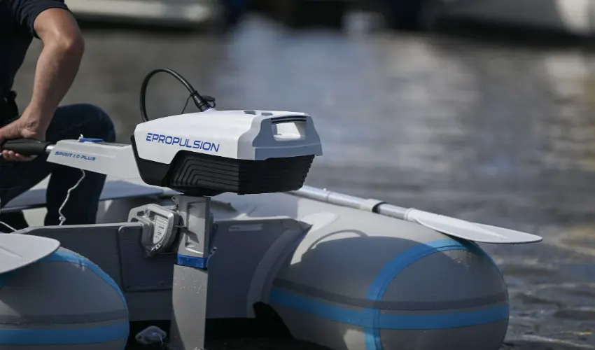 Best Compact Outboard Motors for Small Boats Best Compact Outboard Motors for Small Boats